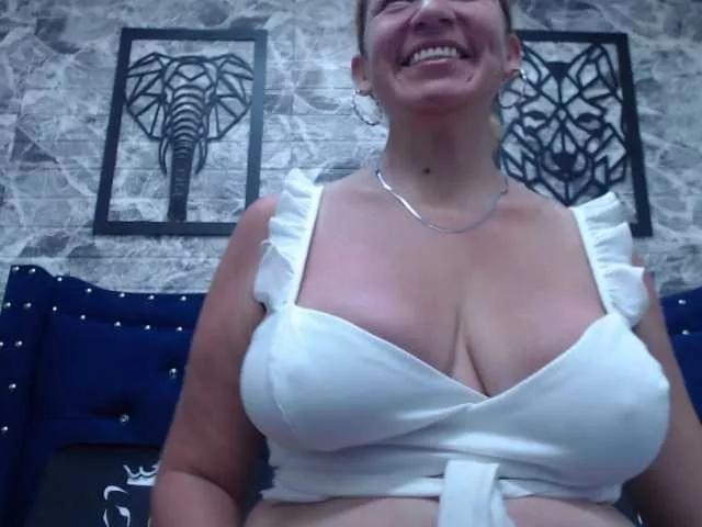 vickycute52 from BongaCams is Freechat