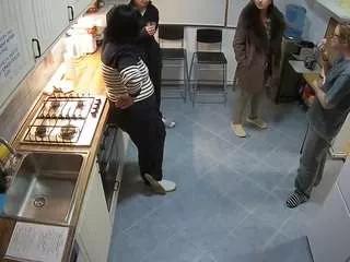 voyeurcam-julmodels-kitchen-2 from CamSoda is Freechat