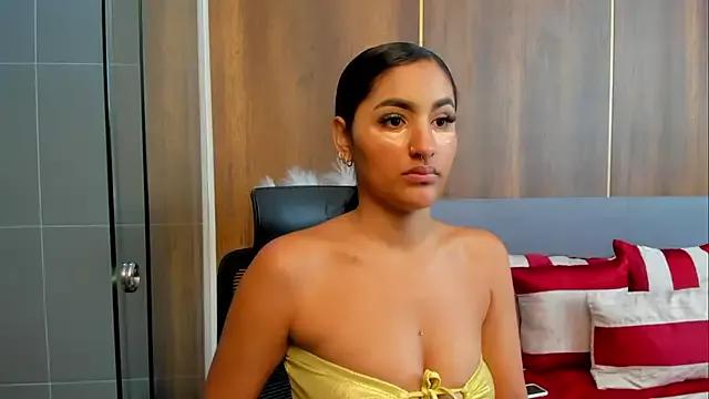 AishaPeyton from StripChat is Freechat