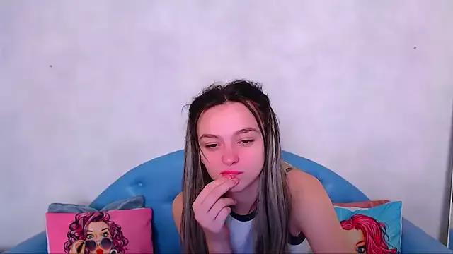 LucyGoldi from StripChat is Freechat