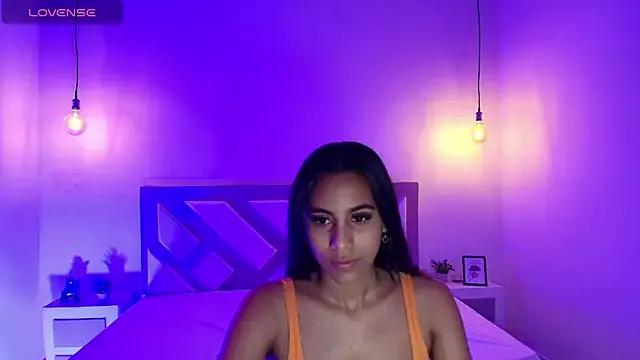 zoe-deluxe from StripChat is Freechat