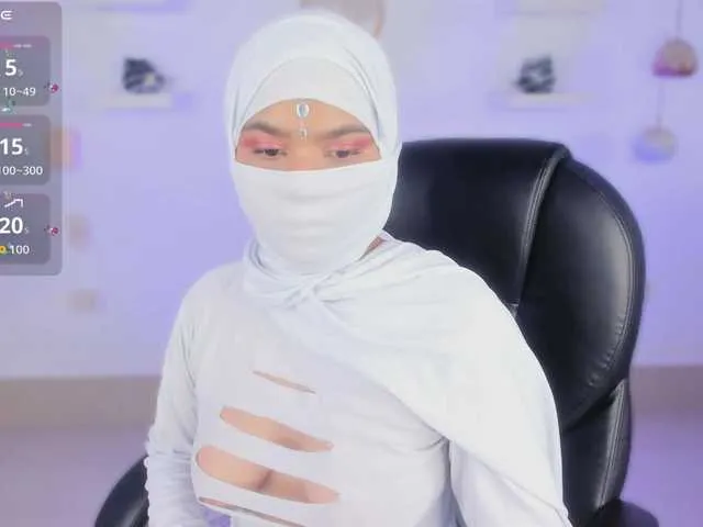 Aura-cuutee on BongaCams 