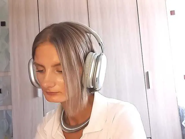 AuroraRow on BongaCams