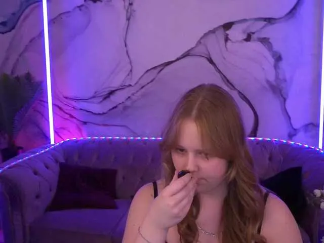 CrystallPaws — Sex is my energy. I love exploring fetishes, playing with roles, submitting... or dominating. I love it when we get that spark between us - hot, real, no falseness. Want to know what I'm capable of when my dark side kicks in?