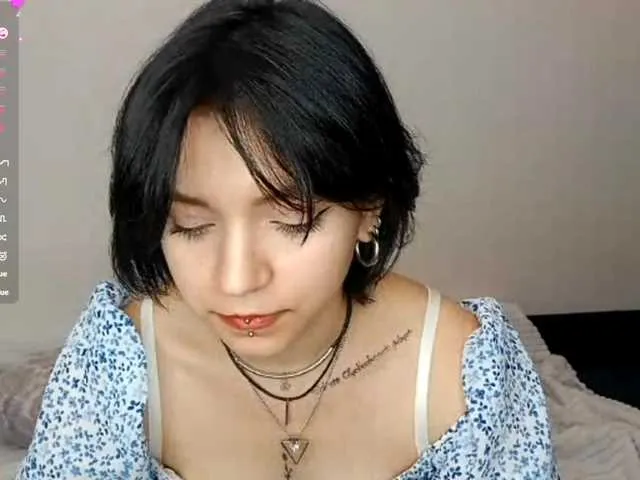 EleanorBaker on BongaCams 