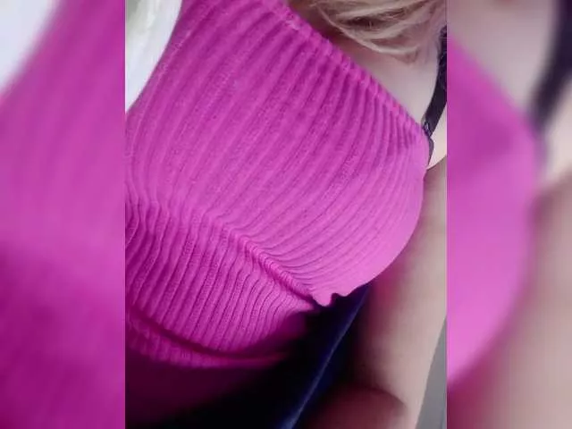 EveHugs on BongaCams 