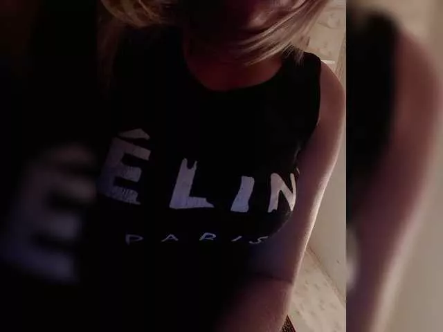 EveHugs on BongaCams 