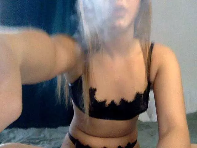 Evelonelfi on BongaCams 