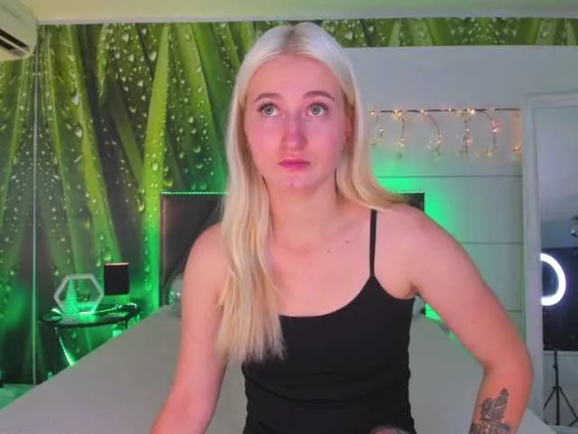 HollyTaillor — I'm turned on by confidence and curiosity. There's something incredibly exciting about someone who knows what they want and isn't afraid to explore new experiences