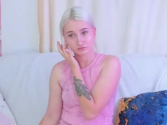 HollyTaillor on BongaCams 