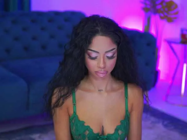 IsoldeVyx — I get turned on by confidence, eye contact, teasing, dirty talk, and someone who knows how to take control. I love passion, deep desire, and the slow build-up that drives us both wild.