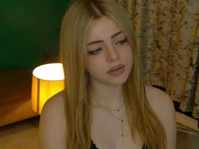 LittlePoem on BongaCams 