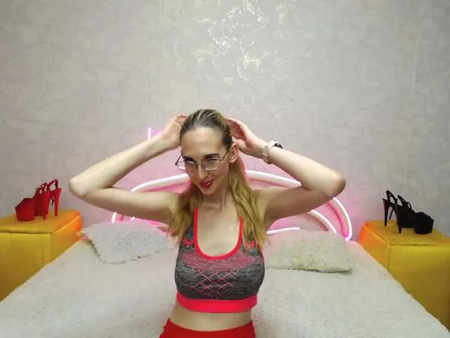 LizzieBrait on BongaCams 