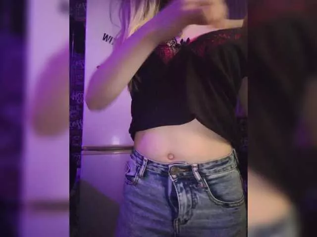 Malaya-kiss on BongaCams 