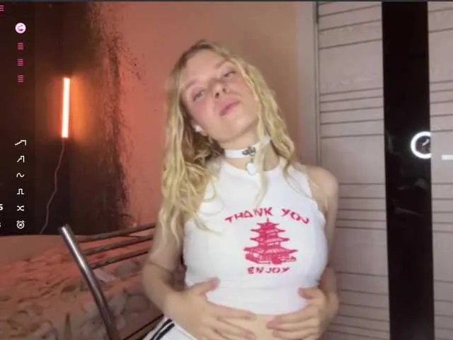 MargueritaMusto — Hot conversations, striptease