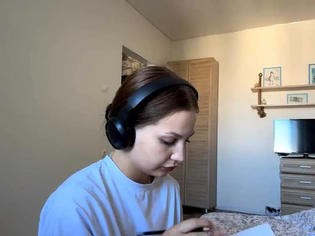 MaximaWoodworth on BongaCams