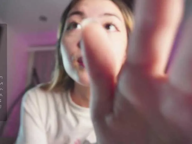 Pussy-Pikmi on BongaCams 