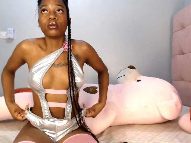 Zuri- on BongaCams