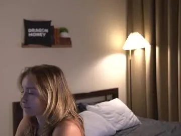 2girls_1dream — SHORTS OFF! [99 tokens remaining]