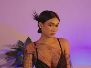 adharacute19 — Goal: Flowers for adhara :3I'm back, love. Come to me and fun with this girl #trans #ebony #transgirl #domi #bigass - Next G