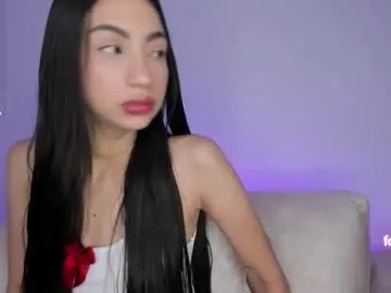 alannah__ — GOAL: GET HORNY+WET PUSSY [195 tokens remaining] Welcome to my room!Do you want to destroy my pussy with vibrations? #latina #feet #18 #skinny #smalltits
