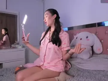 alejandraaa_ — GET NAKED [84 tokens left]  #snowbunny #18 #skinny #daddysgirl #latina