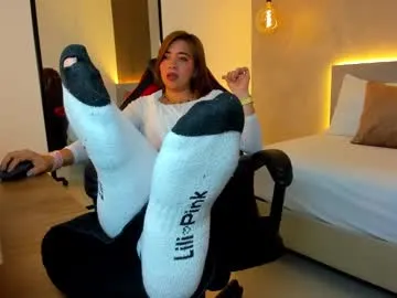 alma_fenix — GOAL: love Your goddess [968 tokens remaining] heey, I'm Alma!  #feet #sneakers #socks #mistress #nonude