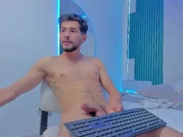 aronn_king — Spit dick hard #new #bigdick #muscle #feet #cum [47 tokens remaining]