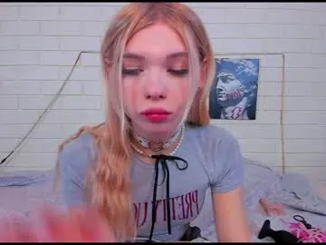 blondy_fina — Spread ass and show my asshole [556 tokens left] #new #teen #trans #anal #18