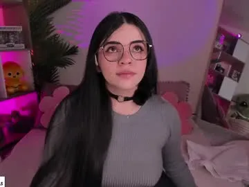 cammiefoalss — Goal: Naked for you  [163 tokens left] #squirt  #deepthroat #fuckmachine #latina #18