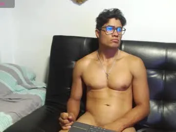 christian_musclet4 — GOAL: show me naked for you [315 tokens remaining] Welcome to my room! USE MY TIP MENU AND LET'S ENJOY TOGETHER #new #muscle #flex #bigcock #monstercock