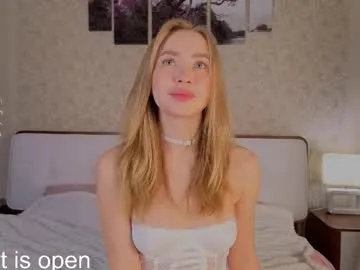 elina_wilgauch — GOAL: flash boobs [83 tokens remaining] Welcome lovely, private is open fav patern 111 222 333 #18 #blonde #shy #cute #new