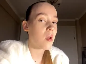 ellamenas on Chaturbate 