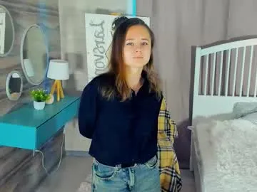 eve_satar — Hey guys! Im Eva ntmu! Im #new here and #shy #18 y.o, my #young and #teen personality hope its day will be happy! GOAL:bite my sugar finger [21 tokens remaining]