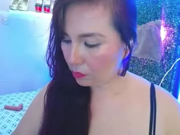 evelyn_mature19 on Chaturbate 