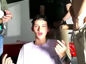 gnecos — GOAL: SHOW CUM [4000 tokens remaining] Welcome To My Room! #cum #bareback #muscle #uncut #bigcock