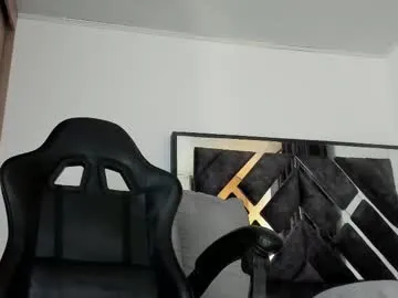 heavy_thor — GOAL: Cum [1540 tokens remaining] Welcome to my room! #bigass #latino #muscle #lovense #18