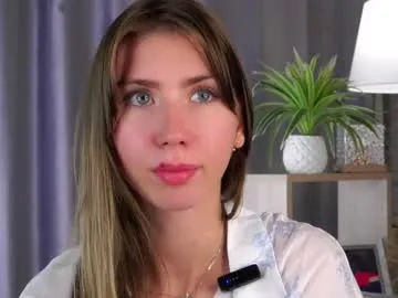 janniejoens — G: Catwalk  /Hi everyone, this is my first day here, let's make it unforgettable #Shy #new #Teen #18 #cute [86 tokens remaining]