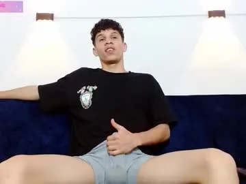 john_ssnow29 — cum  #cum #bigcock #uncut #lovense #latino [599 tokens remaining]