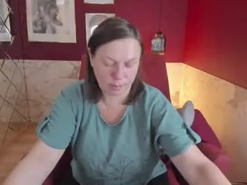 kellysuper — Goal: pussy close up**) #milf #bigtits #lovense #c2c #bigwoman [103 tokens remaining]