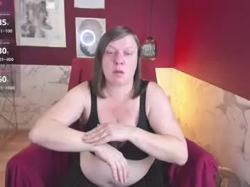 kellysuper — Goal: pussy close up**) #milf #bigtits #lovense #c2c #bigwoman [111 tokens remaining]