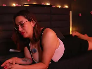 lady_boobs1 — GOAL: fuck that huge Dick [180 tokens remaining] My THROAT is ready to choke on your fat and delicious COCK,