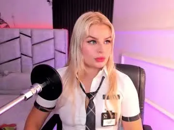 lolaangellx on Chaturbate 