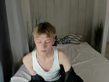 louie_evans — GOAL: cum show [2182 tokens remaining] aquadisco #new #twink #18 #young #feet