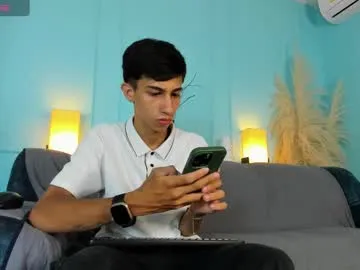 lucian_davi — cum    #latino #cum #bigcock #skinny #young #bigballs [1000 tokens remaining]