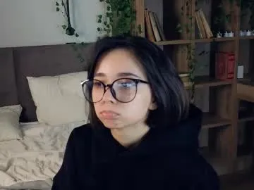 maracommiskey — HelCB  GOAL Want to hear how I will become very shy   <3 #new,me #asian #cute #natural #young [0 tokens remaining]