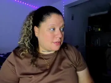mariana_smittt — Let's play with my pussy   #lesbian #bigass #bbw #tomboy #thick [1107 tokens remaining]