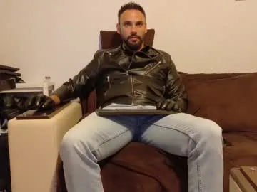 master_roberto333 — Steps to get my attention: 1. follow me on X (check my bio) ; 2. send tribute. #cashmaster #leather #smoke #findom #feet #socks