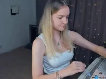moonperedz — My goal: I will change my top to a shirt and dance whith bare back for you #teen #new #shy #bigboobs #18 [86 tokens remaining]