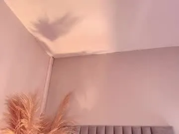 ninacavallli on Chaturbate 